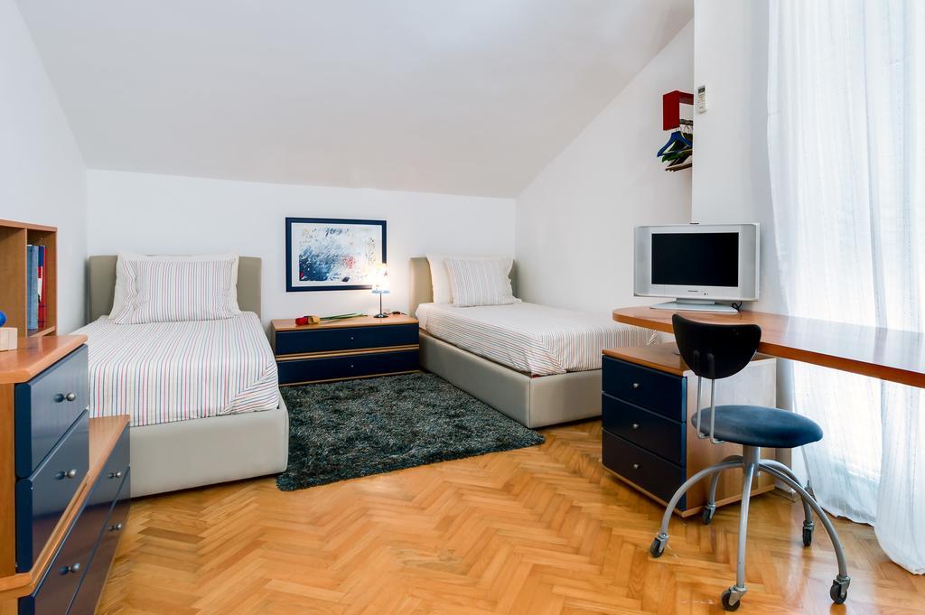 Vila Kuca Za Odmor Kuzmanic Kaštela Exteriér fotografie
